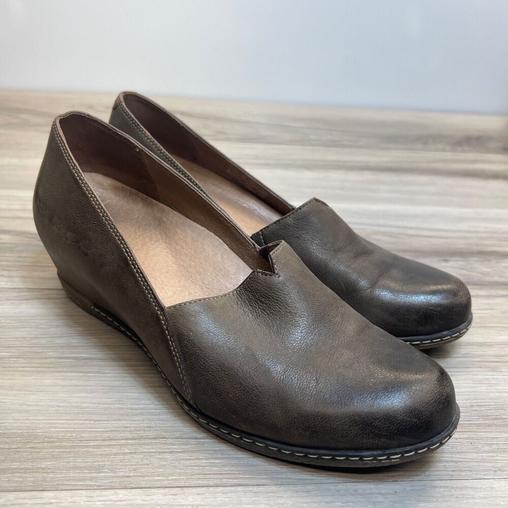 DANSKO LILIANA Burnished Teak Leather Wedge Shoe Pump Slip On 39 women 8.5 - 9